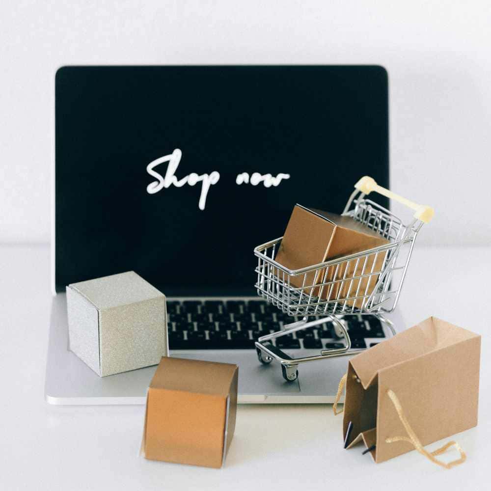 Tienda online con carrito de la compra y paquetes listos para enviar